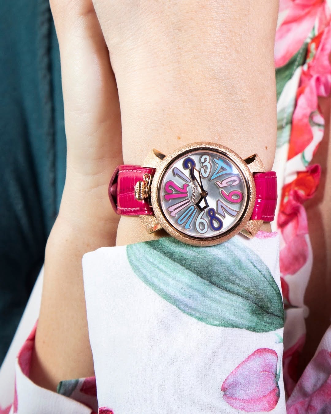 GaGà Milano White MOP Round Dial having a Shimmer Rose Gold Case with a Pink Fuxia Tejus Leather Strap Watch for women - 5001MN03RFLTFX0