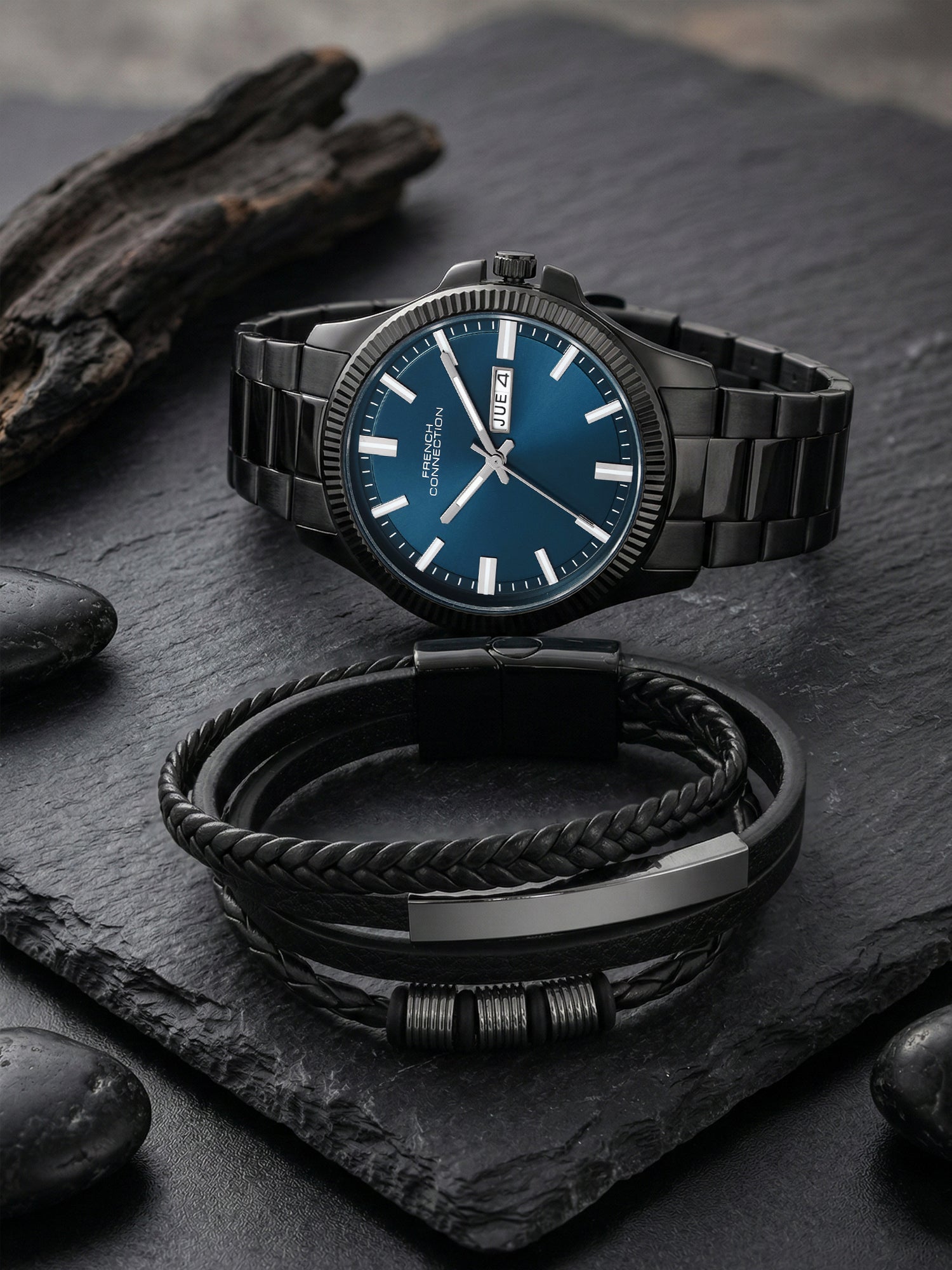 French Connection Men's Gift Set Watch with Blue Sunray Dial, Black Stainless Steel Bracelet & Matching Black Bracelet – FCGS01-A