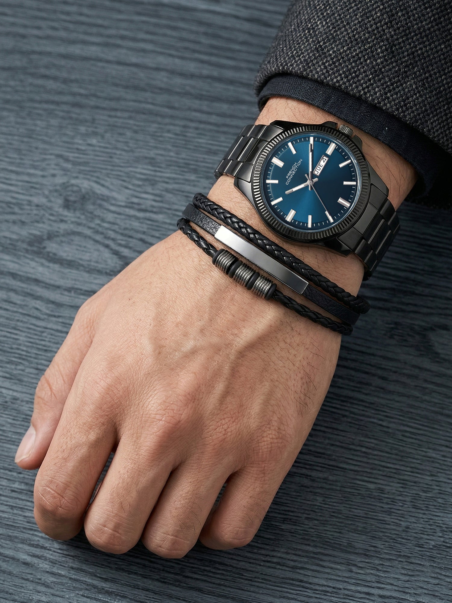 French Connection Men's Gift Set Watch with Blue Sunray Dial, Black Stainless Steel Bracelet & Matching Black Bracelet – FCGS01-A
