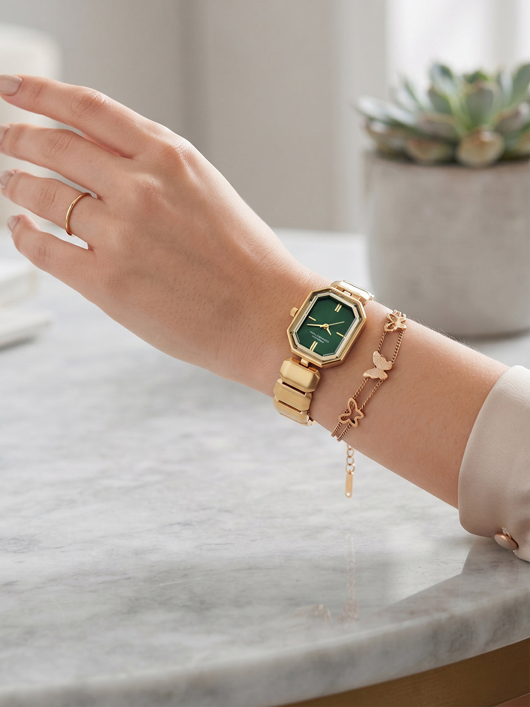 French Connection Women Analog Watch Gift Set with Stylish Dial and Premium Strap-FCGS09-B