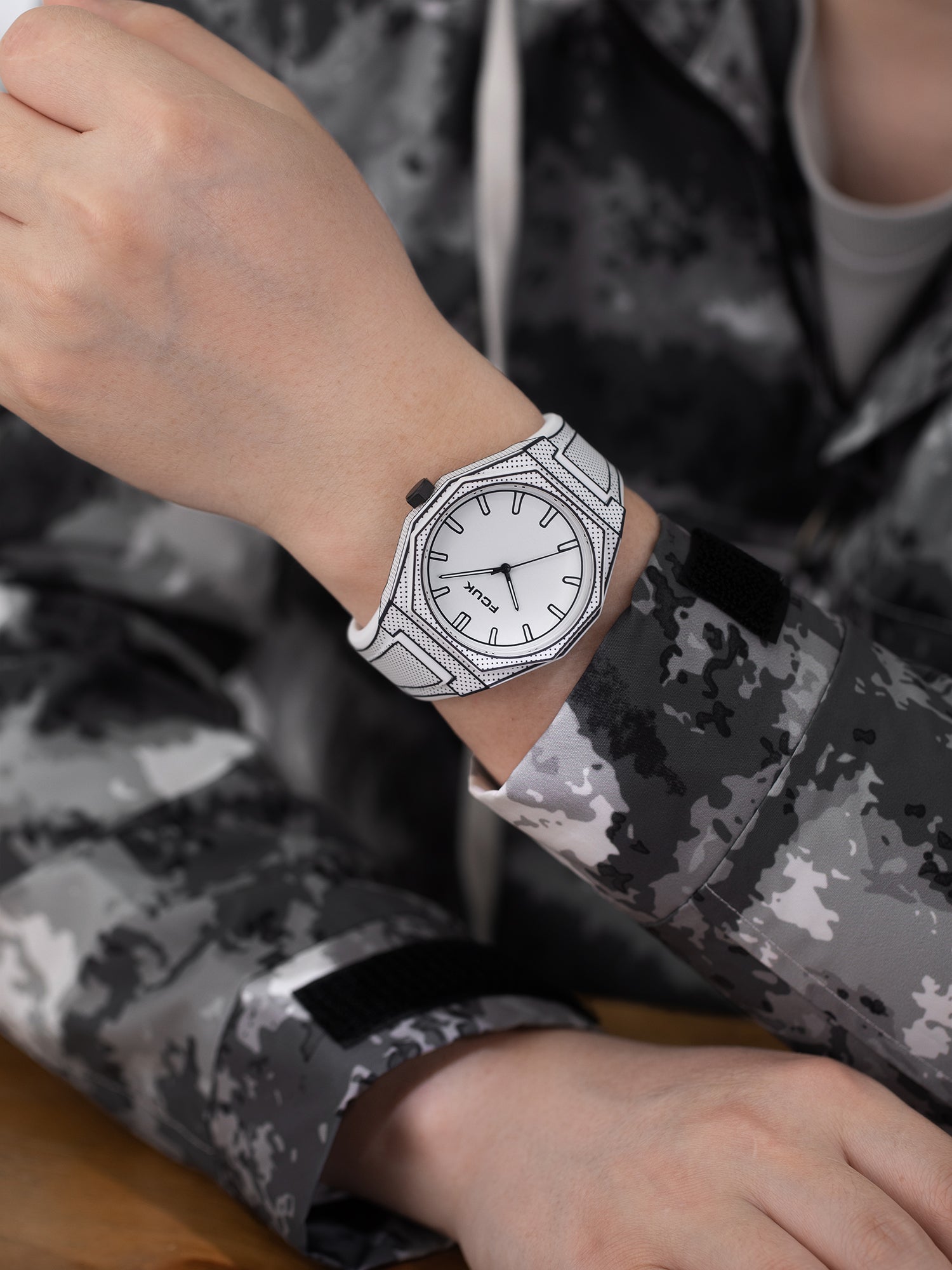 FCUK Escarp Quartz| Analog Display | White Dial | White Silicone Strap | Watch for men - FCMX09W