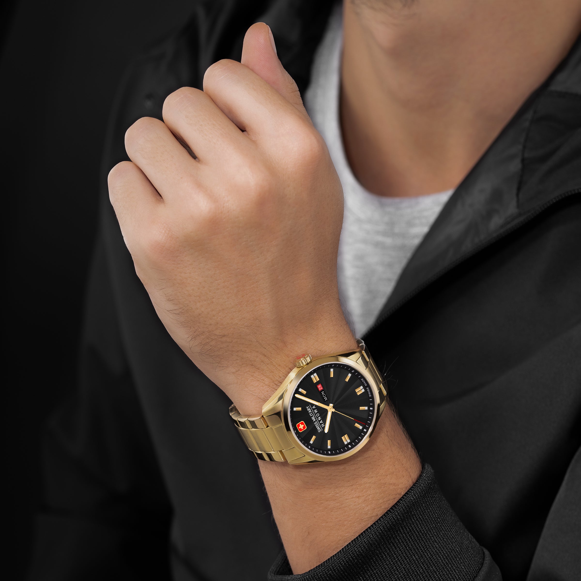 SWISS MILITARY HANOWA ROADRUNNER MAXED BLACK ROUND DIAL ANALOG WATCH FOR Men's SMWGH0001610