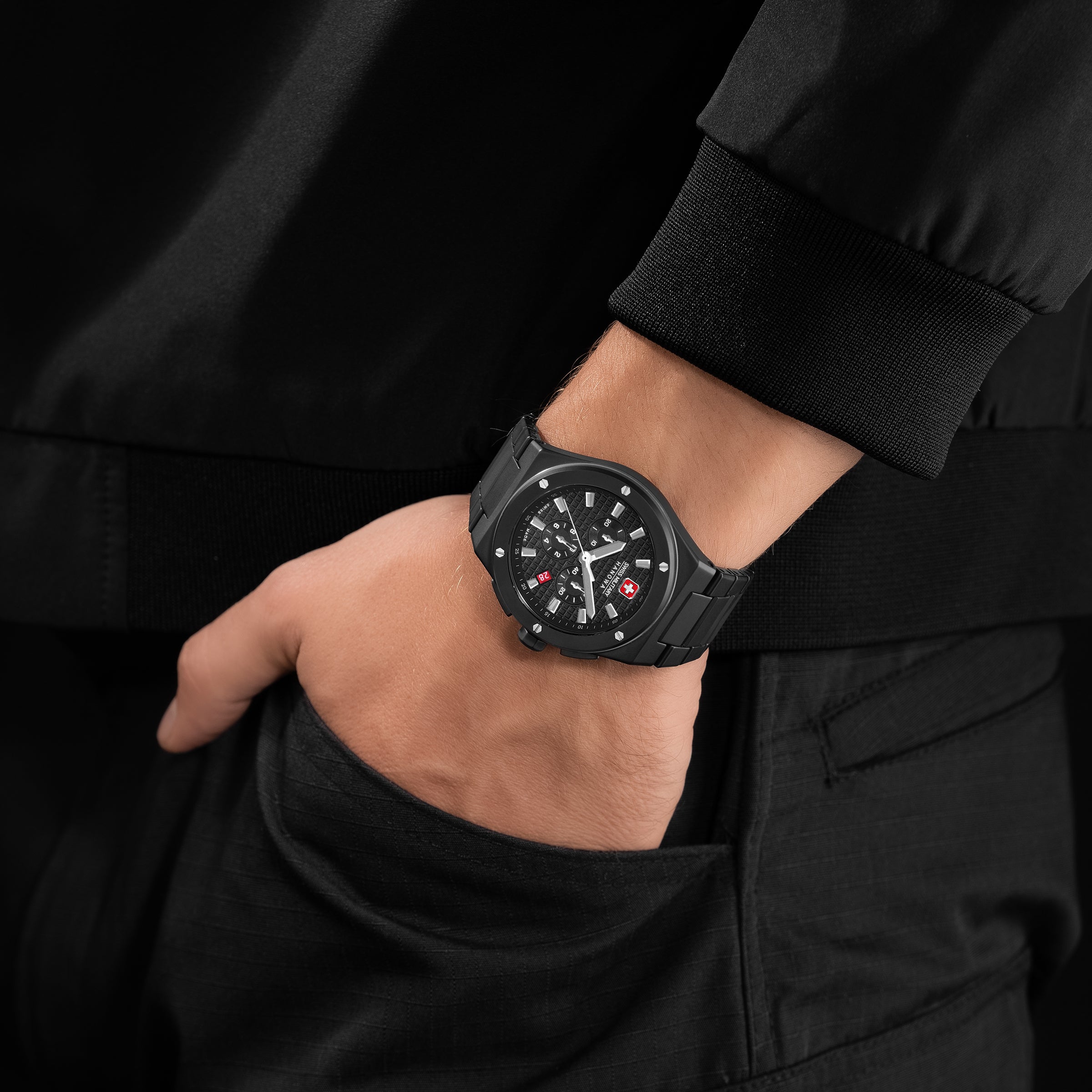 SWISS MILITARY HANOWA SIDEWINDER CERAMIC BLACK ROUND DIAL ANALOG WATCH FOR Men's SMWGI0002280