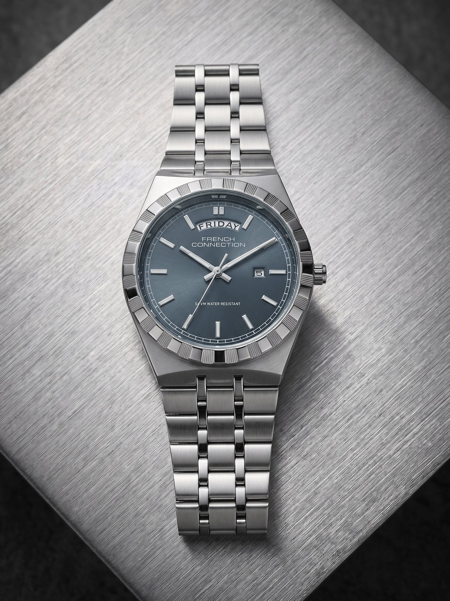 French Connection Courant Classique | Quartz Analog Display | Day Date Display Grey Dial | Two-Tone Stainless Steel Strap | Watch for Men - FCN0211SM