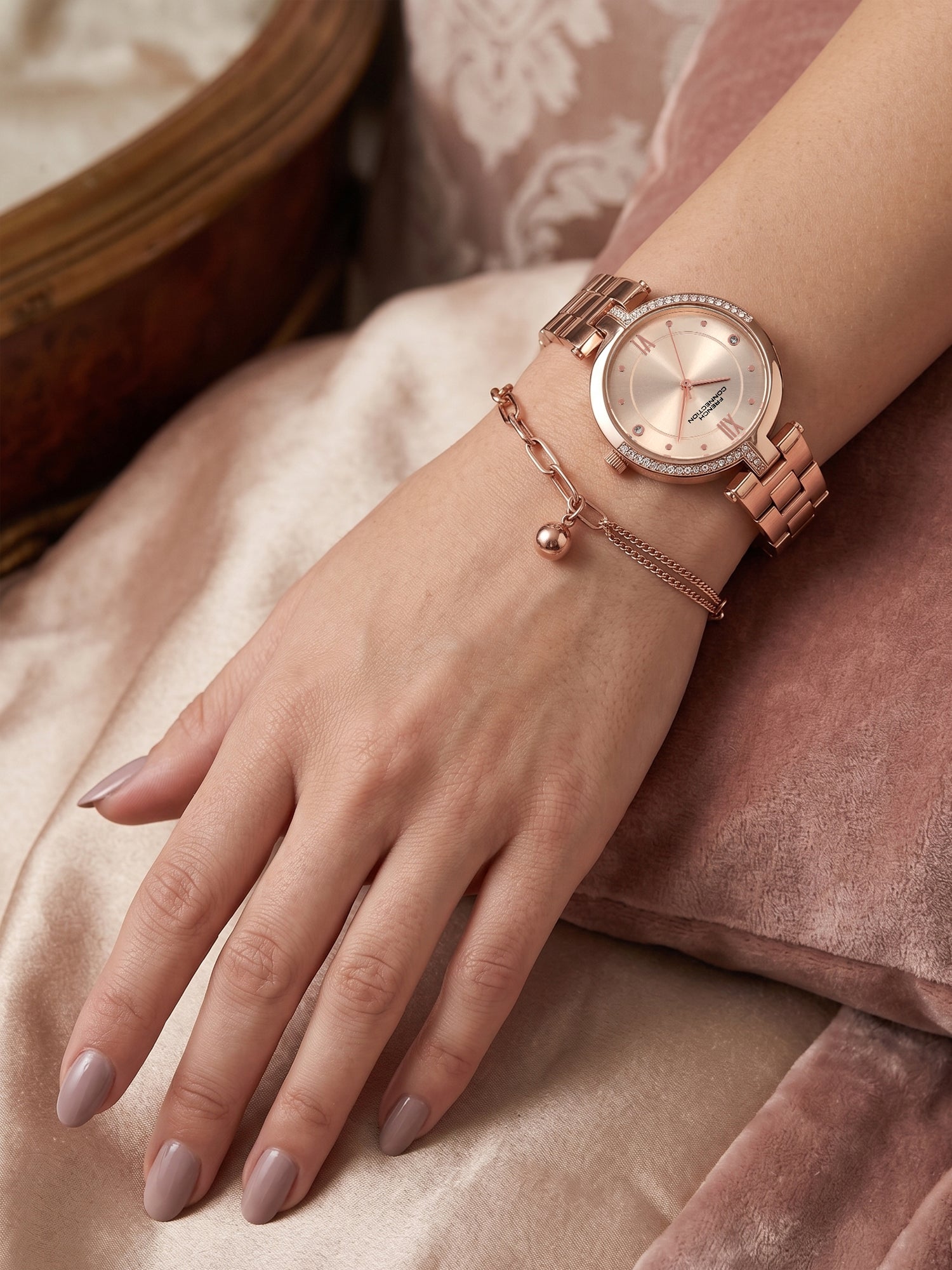 French Connection Women's Gift Set Watch with Rose Gold Sunray Dial, Rose Gold Stainless Steel Bracelet & Matching Bracelet Gift Set – FCN0220RGM