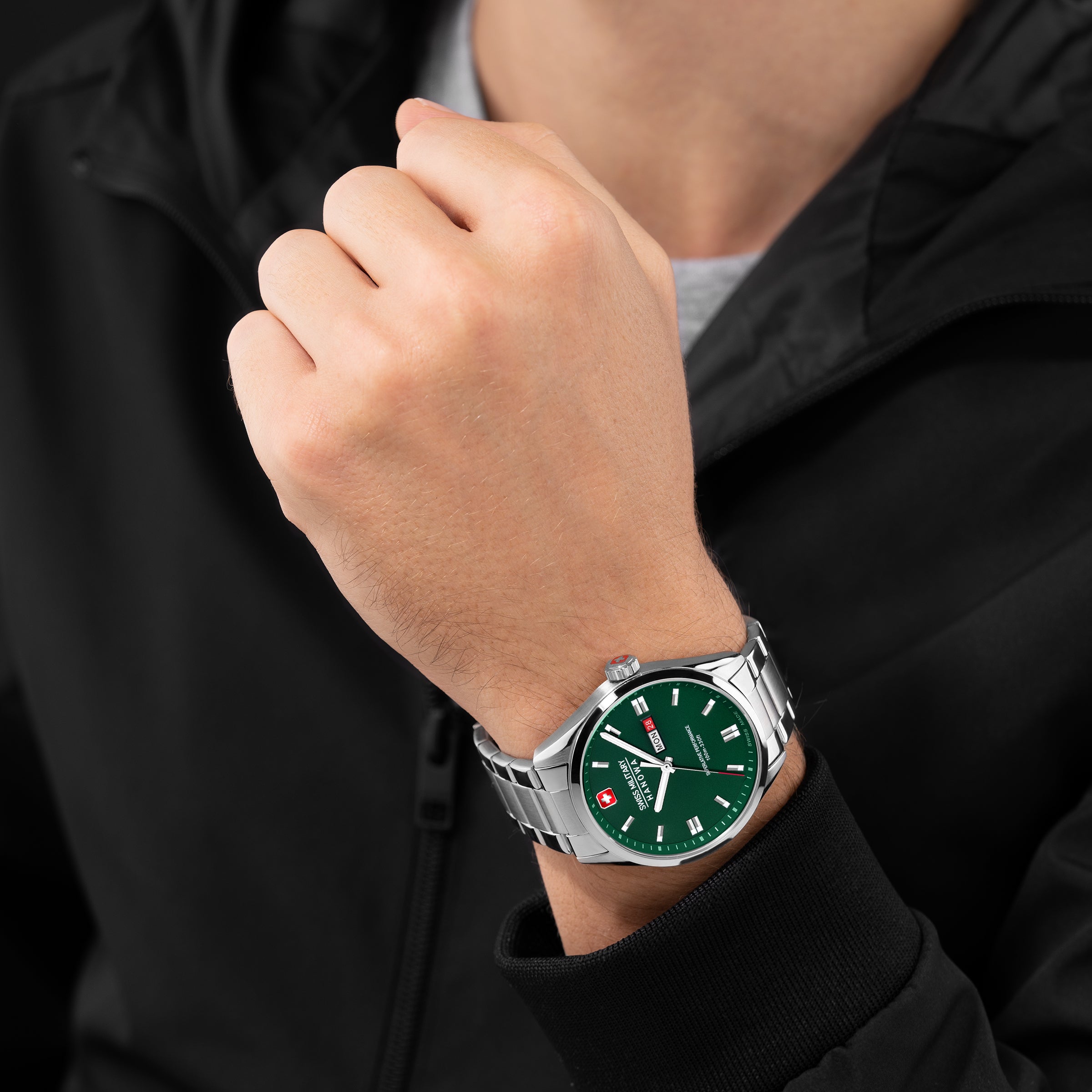 SWISS MILITARY HANOWA ROADRUNNER MAXED OLIVE ROUND DIAL ANALOG WATCH FOR Men's SMWGH0001603